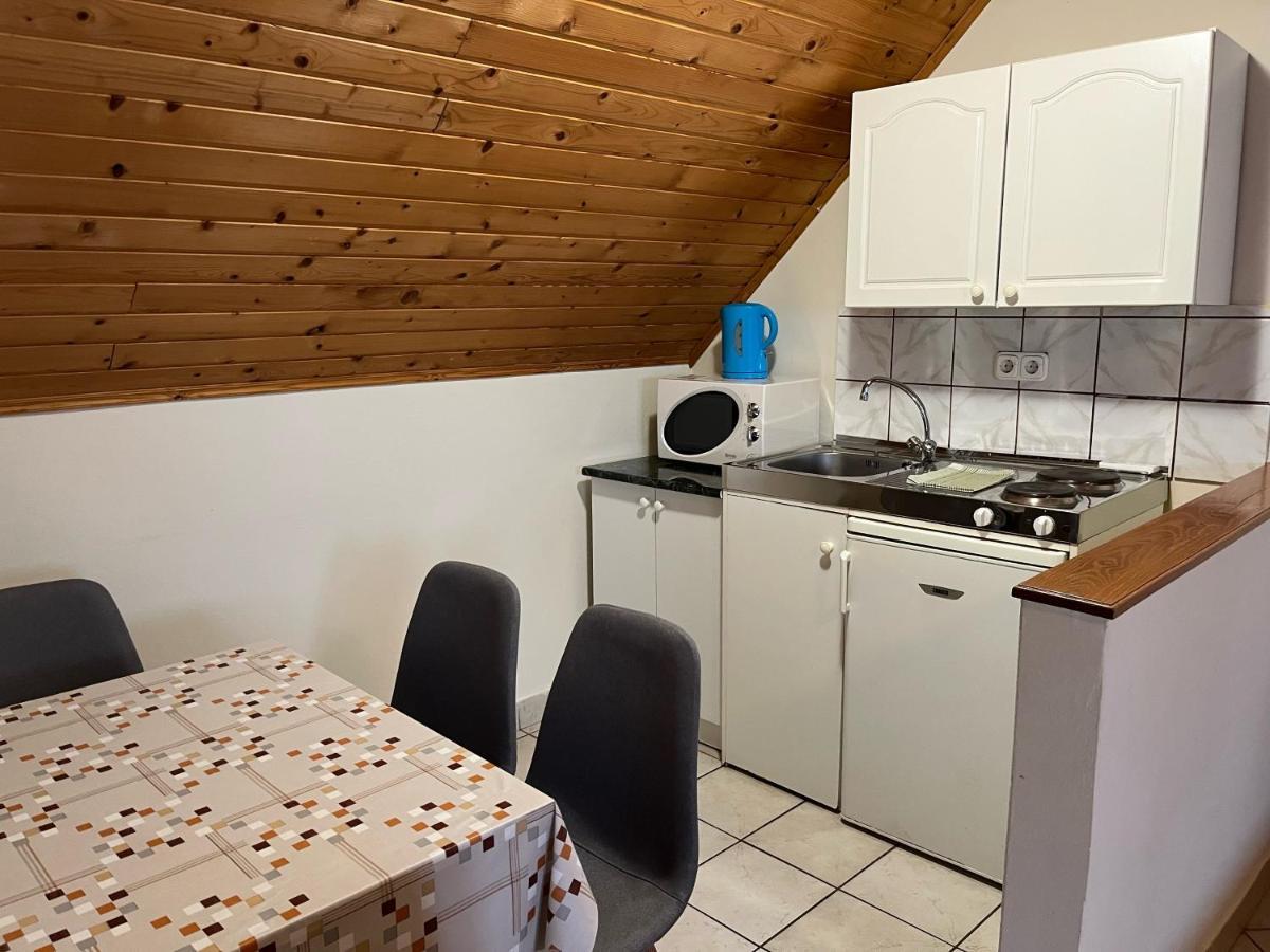 Ibolya Vendeghaz Apartment Kehidakustány Екстериор снимка