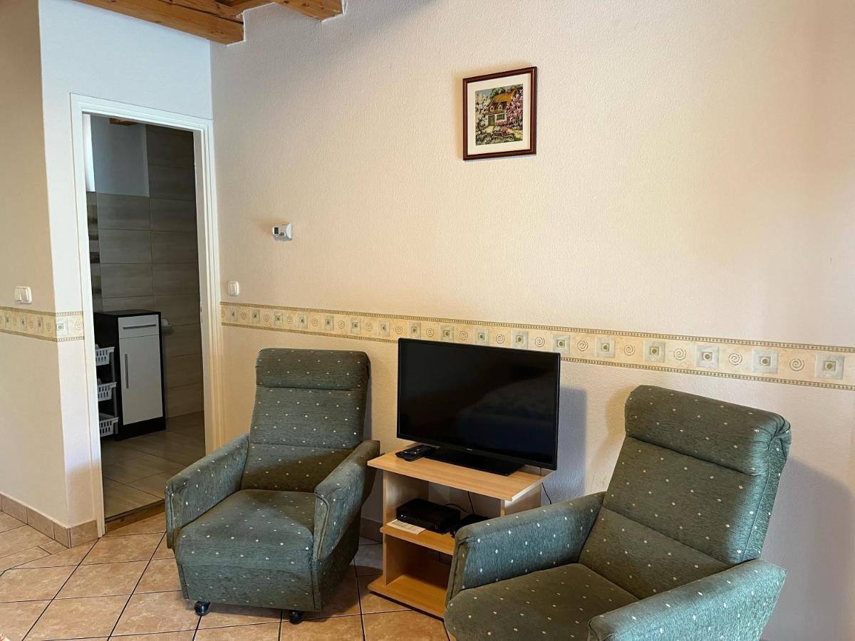 Ibolya Vendeghaz Apartment Kehidakustány Екстериор снимка